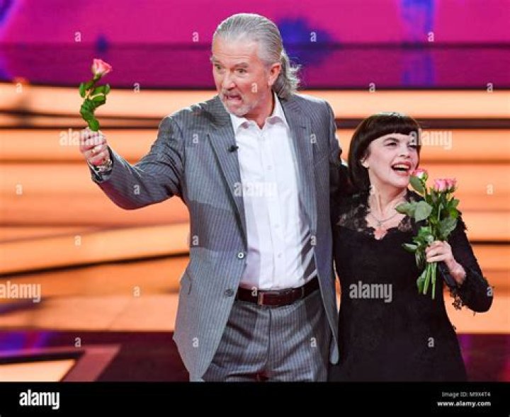 Mireille Mathieu's Partner: Uncovering The Heartfelt Connection