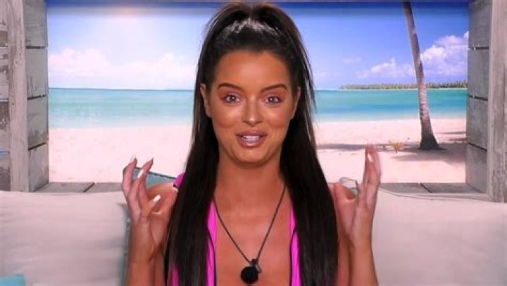 Dive Into The World Of "Moira Love Island"