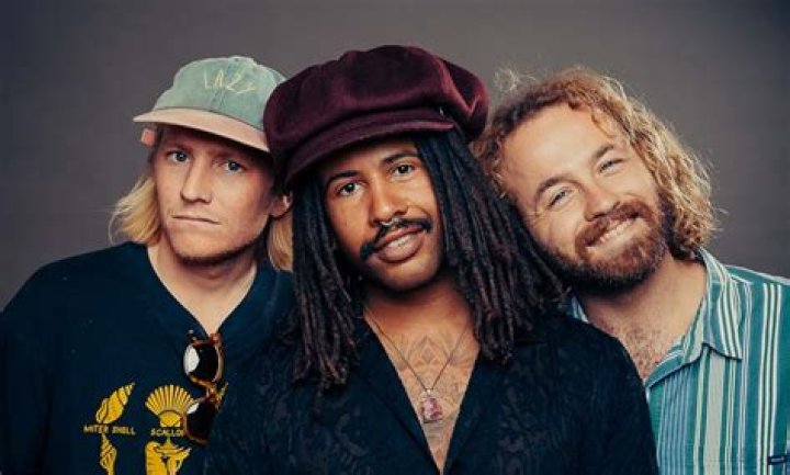 Discover The Secrets Of The Ocean Alley Singer: Unveiling The Voice Of