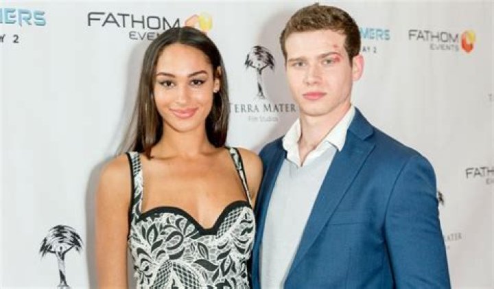 Exploring Oliver Stark's Marital Status