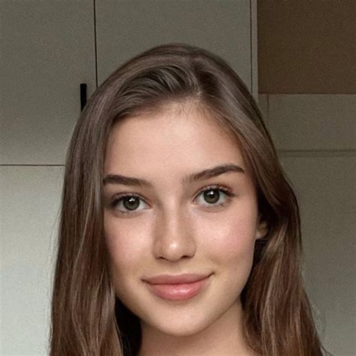 Unveiling The Secrets Of Olivia Motta's OnlyFans: A Behind-the-Scenes Exploration