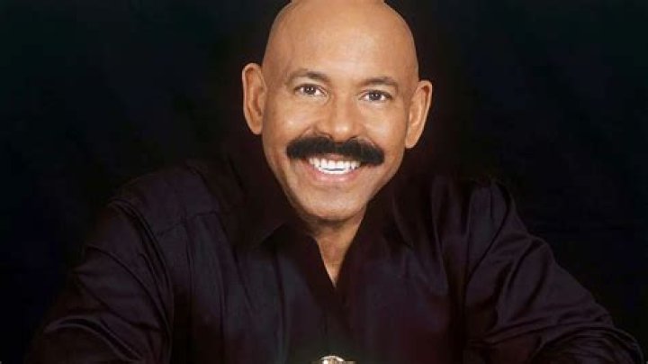 Unveiling The Legendary Oscar D'Leon: A Salsa Icon's Journey