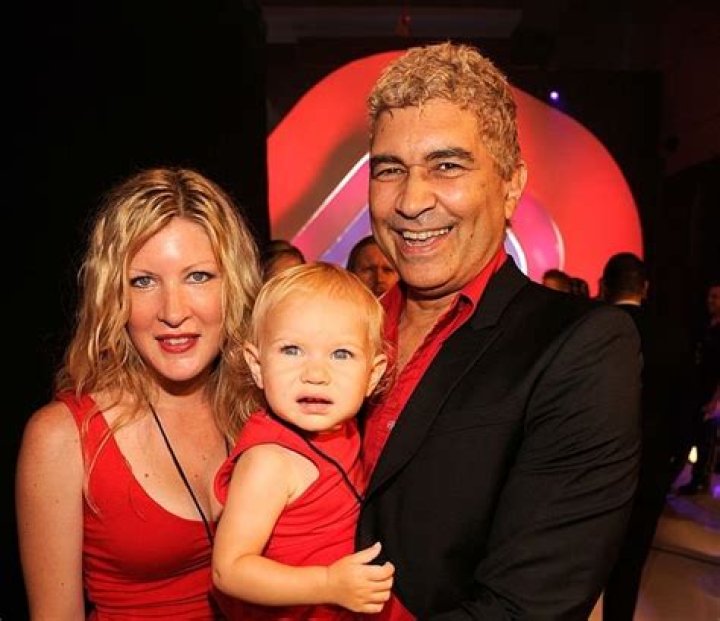 Unveiling The Creative World Of Pat Smear's Wife: A Musician's Journey