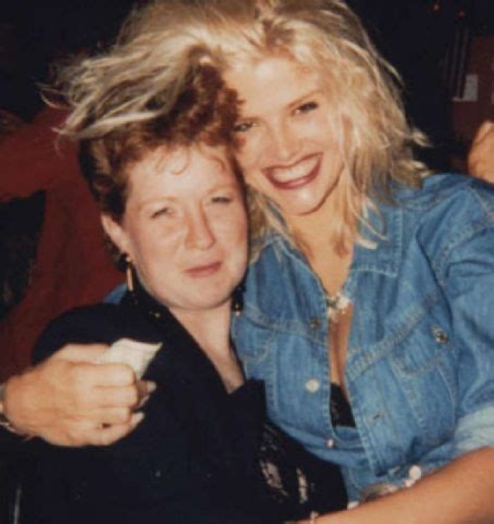 Uncover Breakthroughs And Insights With Sandi Powledge, Immunology Pioneer