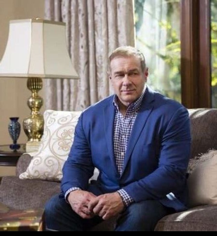 Dive Into Scott Minerd's Net Worth Journey