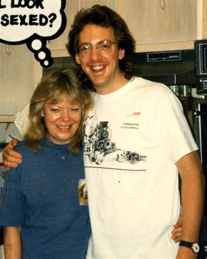 Discover The World Of Suzi Vanwarmer