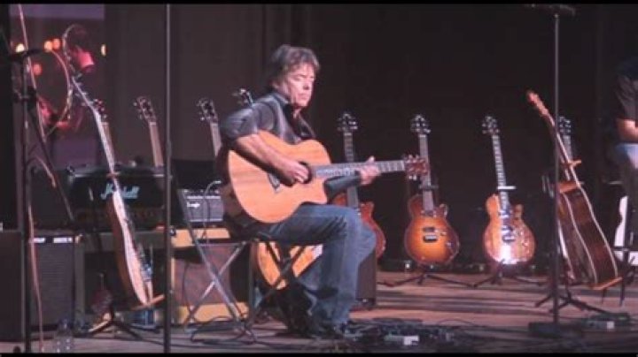 Discover The Secrets Of Wayne Johnson's Iconic Guitar Style