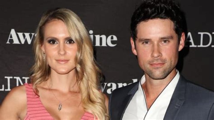 Uncover The Identity Of Actor Benjamin Hollingsworth's Wife: Exclusive Revelations