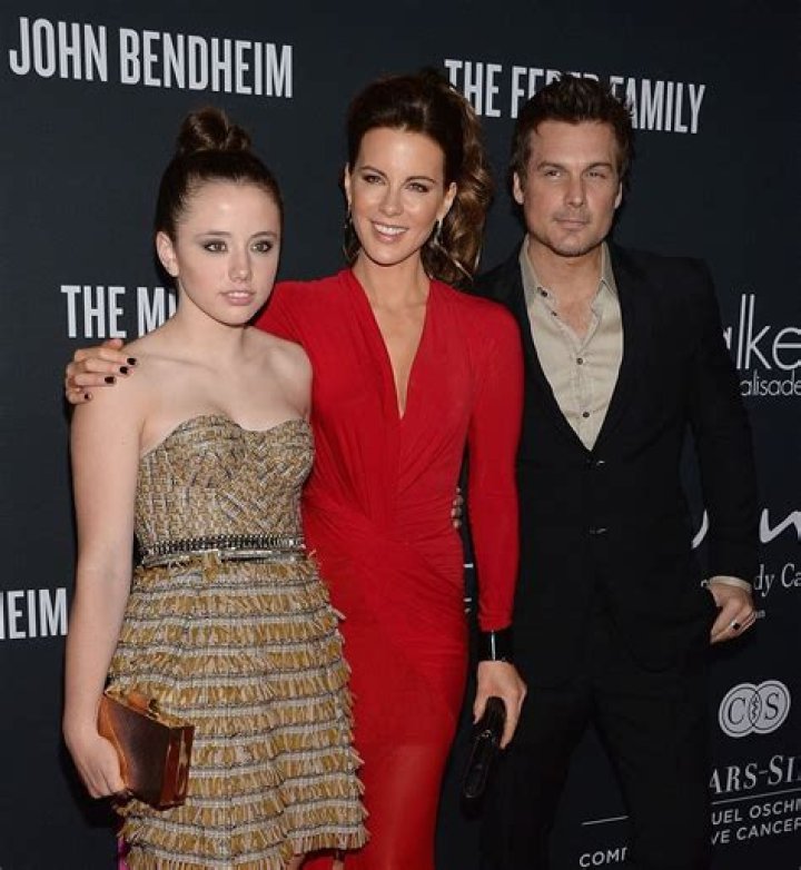 Uncover The Enigmatic Lily Mo Sheen: A Multifaceted Artist Revealed