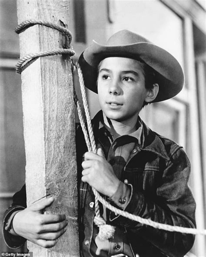 Discoveries In "Who Played Mark McCain On Rifleman"